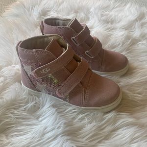Ugg Rennon II Stars (little girl high tops)